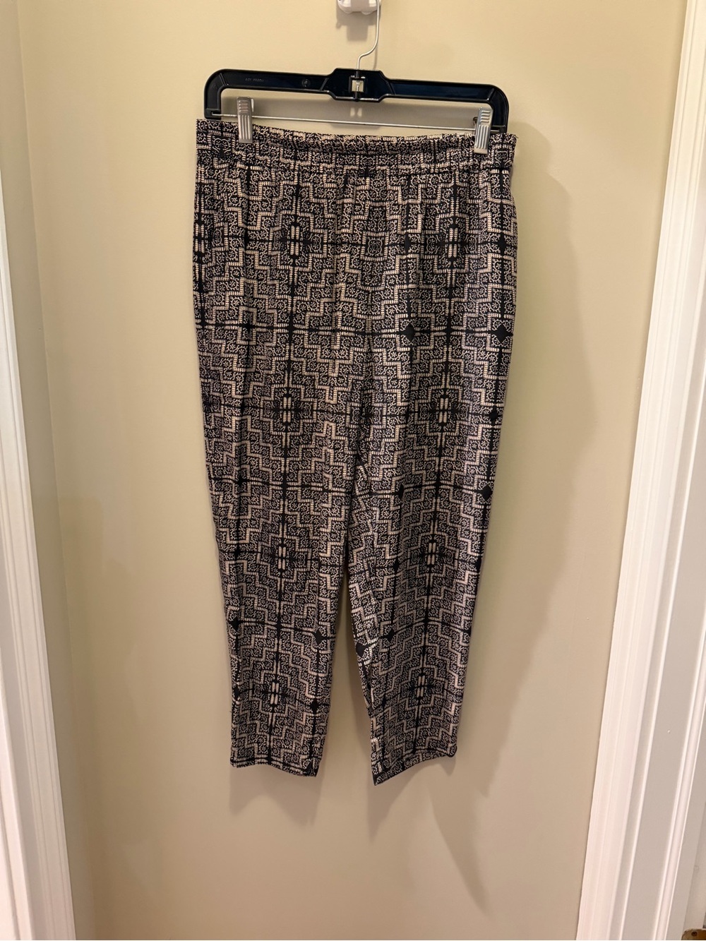 Club Monaco Black & Cream Geometric Pull-On Pants silk